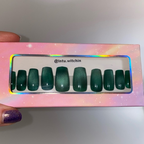 Press on nails, 20 pack, Magnetic gel - Picture 1 of 12